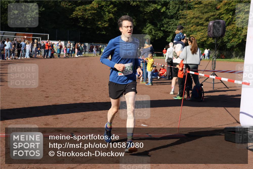 27.09.2026 - 35. Volkslauf durch das schöne Alstertal Strokosch-Dieckow http://msf.ph/oto/10587080 27.09.2026 10:54:46 Ziel 4005, 5002 meine-sportfotos.de