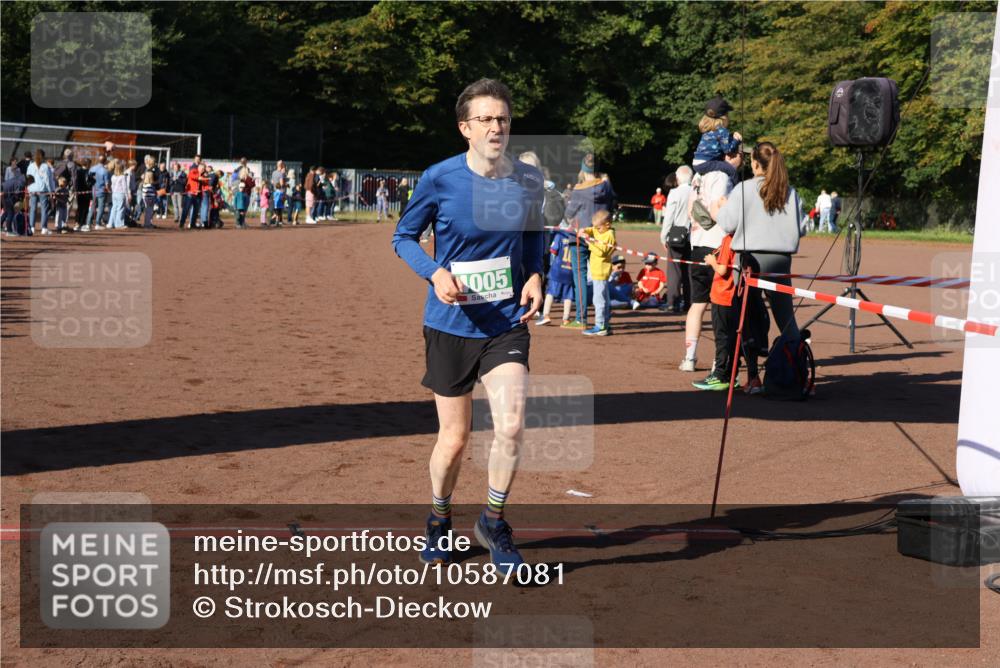 27.09.2026 - 35. Volkslauf durch das schöne Alstertal Strokosch-Dieckow http://msf.ph/oto/10587081 27.09.2026 10:54:46 Ziel 4005, 5002 meine-sportfotos.de
