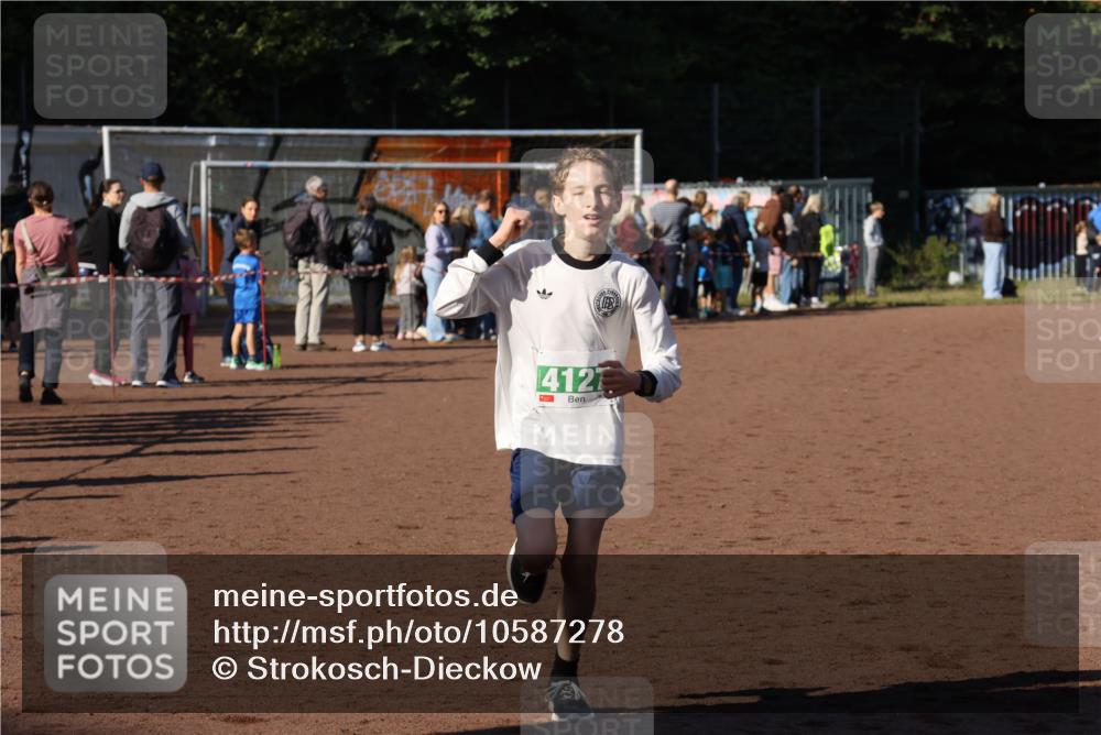 27.09.2026 - 35. Volkslauf durch das schöne Alstertal Strokosch-Dieckow http://msf.ph/oto/10587278 27.09.2026 10:50:10 Ziel 4127 meine-sportfotos.de