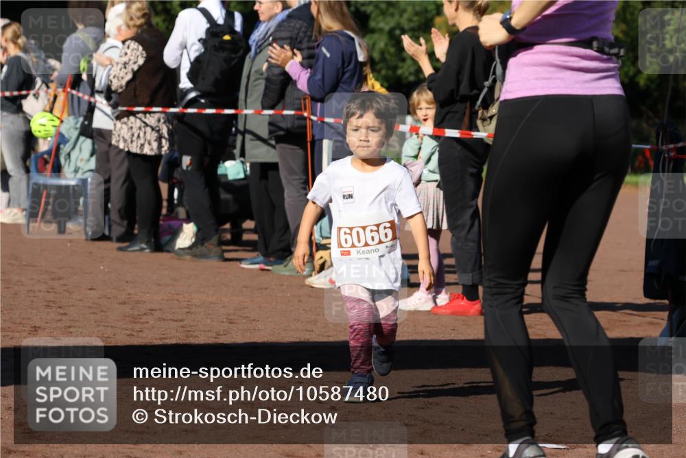 27.09.2026 - 35. Volkslauf durch das schöne Alstertal Strokosch-Dieckow http://msf.ph/oto/10587480 27.09.2026 10:43:57 Ziel 6066 meine-sportfotos.de
