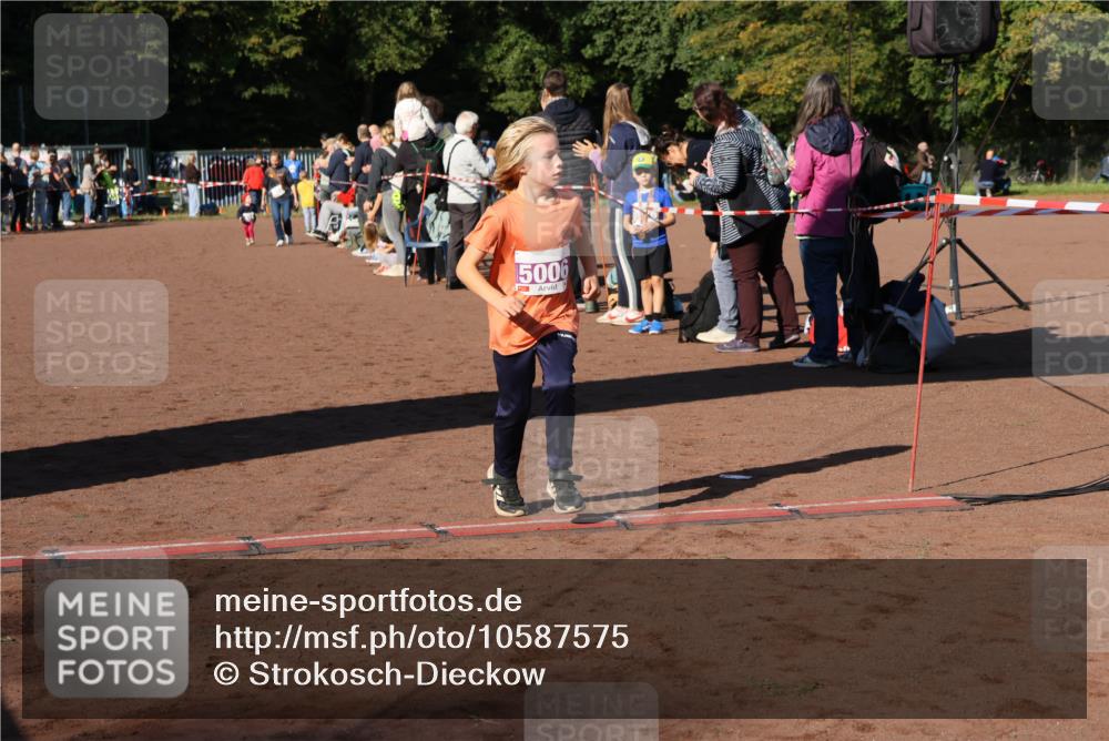 27.09.2026 - 35. Volkslauf durch das schöne Alstertal Strokosch-Dieckow http://msf.ph/oto/10587575 27.09.2026 10:45:11 Ziel 5006, 5006 meine-sportfotos.de