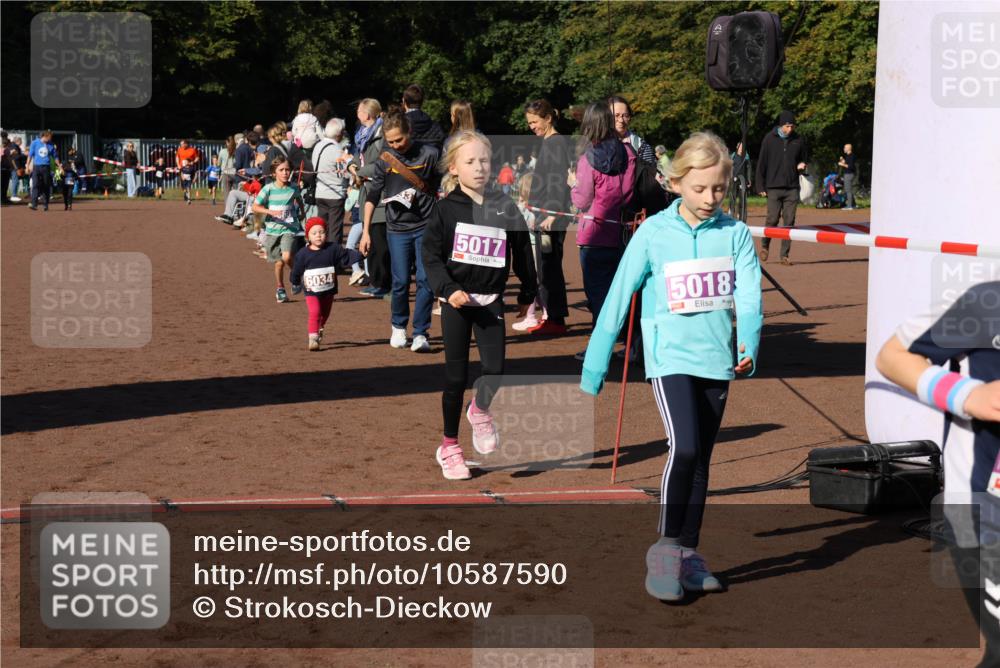 27.09.2026 - 35. Volkslauf durch das schöne Alstertal Strokosch-Dieckow http://msf.ph/oto/10587590 27.09.2026 10:45:31 Ziel 6034, 5017, 5018, 5017, 5018, 5060, 5062 meine-sportfotos.de