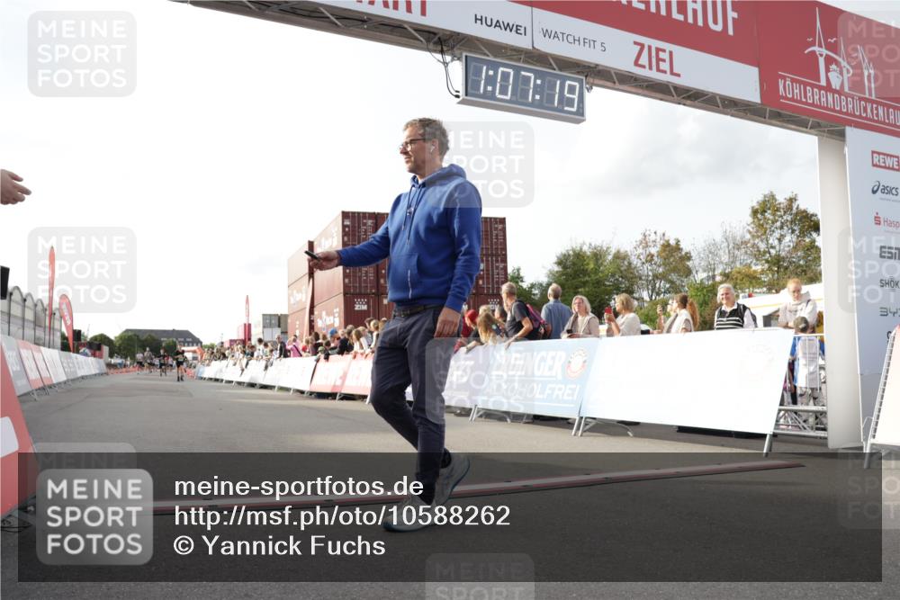03.10.2026 - Köhlbrandbrückenlauf Yannick Fuchs http://msf.ph/oto/10588262 03.10.2026 16:07:19 Ziel 7220, 7670, 7701, 7844, 8041, 8119, 8423, 8691, 8865 meine-sportfotos.de