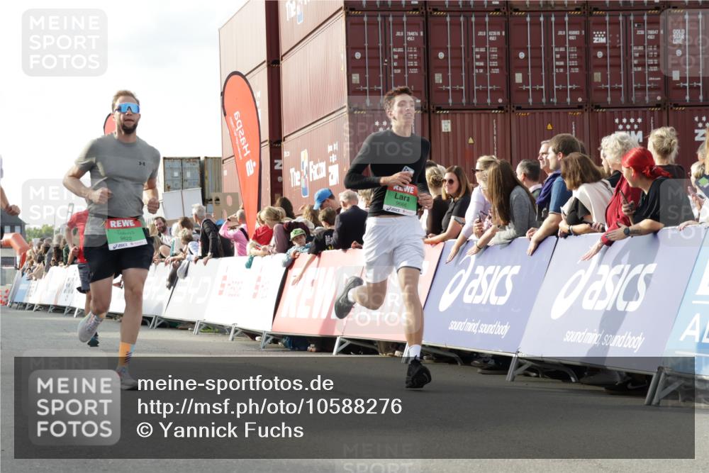 03.10.2026 - Köhlbrandbrückenlauf Yannick Fuchs http://msf.ph/oto/10588276 03.10.2026 16:07:30 Ziel 7220, 7312, 7907, 9666, 9811, 9822 meine-sportfotos.de