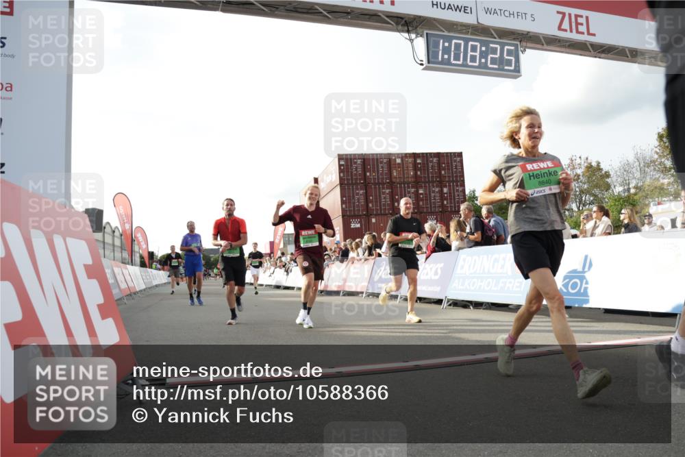 03.10.2026 - Köhlbrandbrückenlauf Yannick Fuchs http://msf.ph/oto/10588366 03.10.2026 16:08:26 Ziel 7762, 7996, 8187, 8306, 8374, 8408, 8510, 8525, 8592, 8635, 8646, 8647, 8712, 8840, 9540, 9731, 9800 meine-sportfotos.de