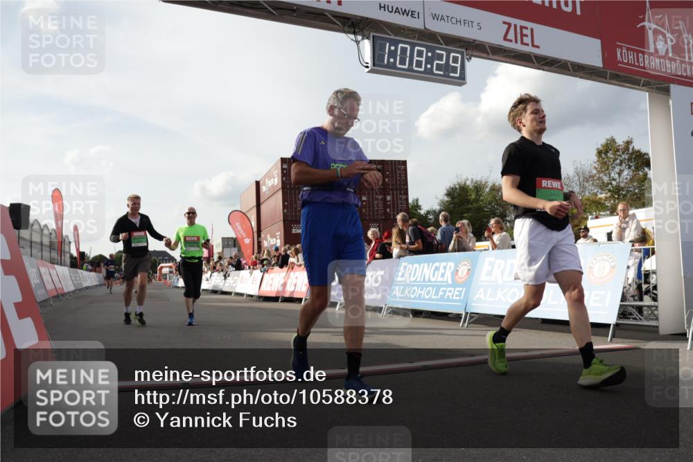 03.10.2026 - Köhlbrandbrückenlauf Yannick Fuchs http://msf.ph/oto/10588378 03.10.2026 16:08:30 Ziel 7700, 7762, 8187, 8374, 8408, 8510, 8524, 8525, 8635, 8646, 8647, 8712, 8840, 9731, 9800 meine-sportfotos.de