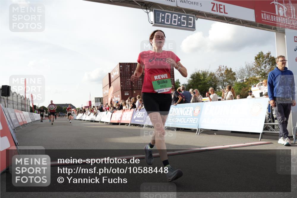 03.10.2026 - Köhlbrandbrückenlauf Yannick Fuchs http://msf.ph/oto/10588448 03.10.2026 16:08:54 Ziel 7642, 7766, 7910, 8157, 8369, 8398, 8624, 8771, 8795, 8832 meine-sportfotos.de