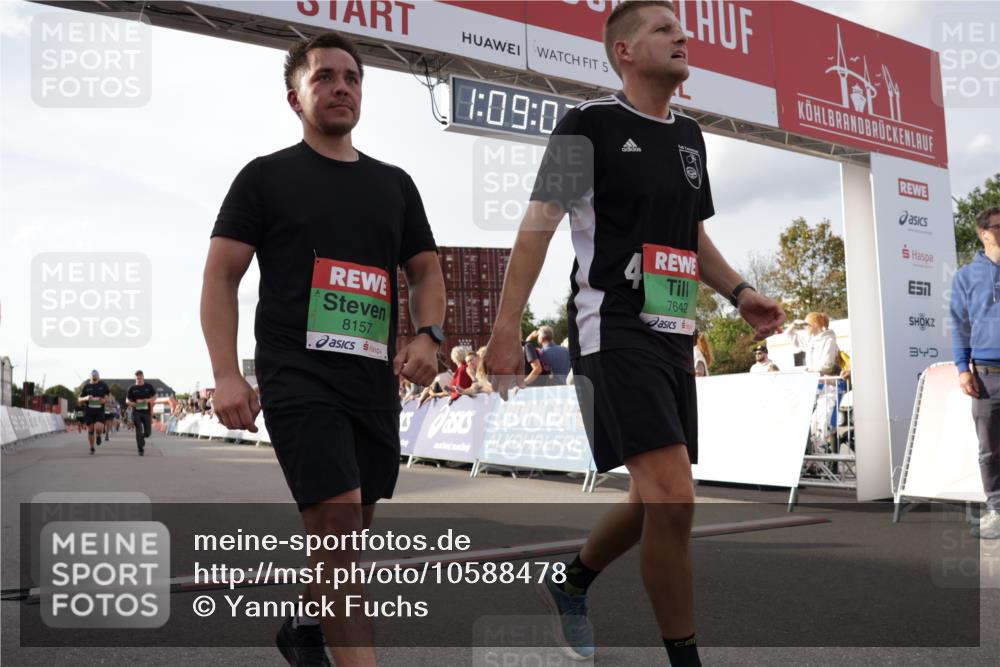 03.10.2026 - Köhlbrandbrückenlauf Yannick Fuchs http://msf.ph/oto/10588478 03.10.2026 16:09:04 Ziel 7322, 7642, 7910, 8083, 8157, 8262, 9159 meine-sportfotos.de