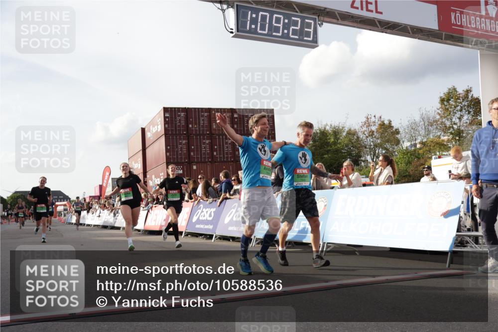 03.10.2026 - Köhlbrandbrückenlauf Yannick Fuchs http://msf.ph/oto/10588536 03.10.2026 16:09:24 Ziel 7308, 7840, 7841, 8003, 8253, 8268, 8513, 8550, 8714, 8827, 8868, 8962, 9169 meine-sportfotos.de