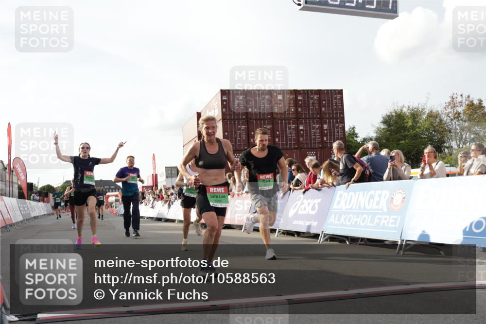 03.10.2026 - Köhlbrandbrückenlauf Yannick Fuchs http://msf.ph/oto/10588563 03.10.2026 16:09:32 Ziel 7308, 7326, 8085, 8126, 8268, 8405, 8513, 8550, 8618, 8649, 8868, 8962, 9169 meine-sportfotos.de