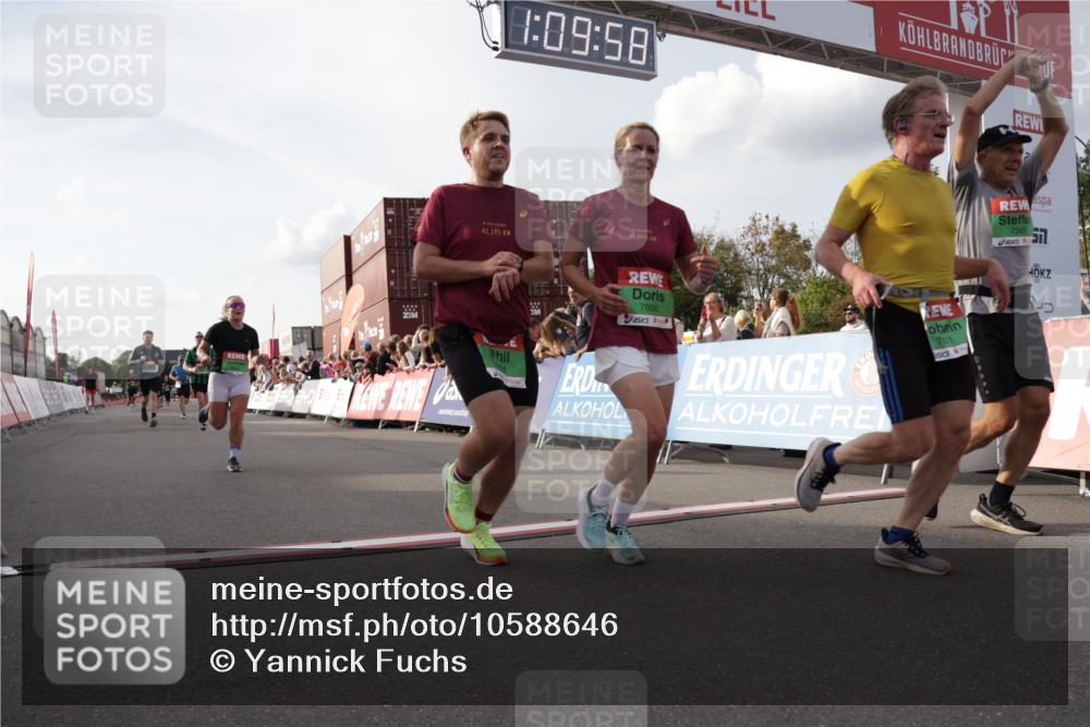 03.10.2026 - Köhlbrandbrückenlauf Yannick Fuchs http://msf.ph/oto/10588646 03.10.2026 16:09:59 Ziel 7186, 7191, 7569, 7582, 7671, 7800, 7895, 8440, 8661, 8831, 8907 meine-sportfotos.de