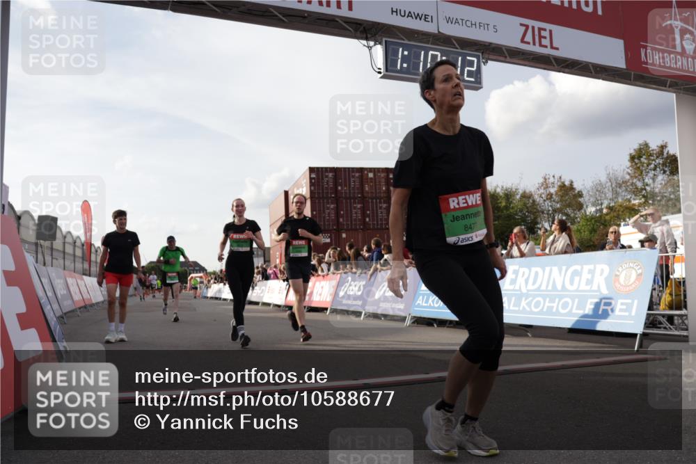 03.10.2026 - Köhlbrandbrückenlauf Yannick Fuchs http://msf.ph/oto/10588677 03.10.2026 16:10:13 Ziel 7038, 7586, 7986, 8342, 8477, 8515, 8671, 9018, 9052, 9135 meine-sportfotos.de