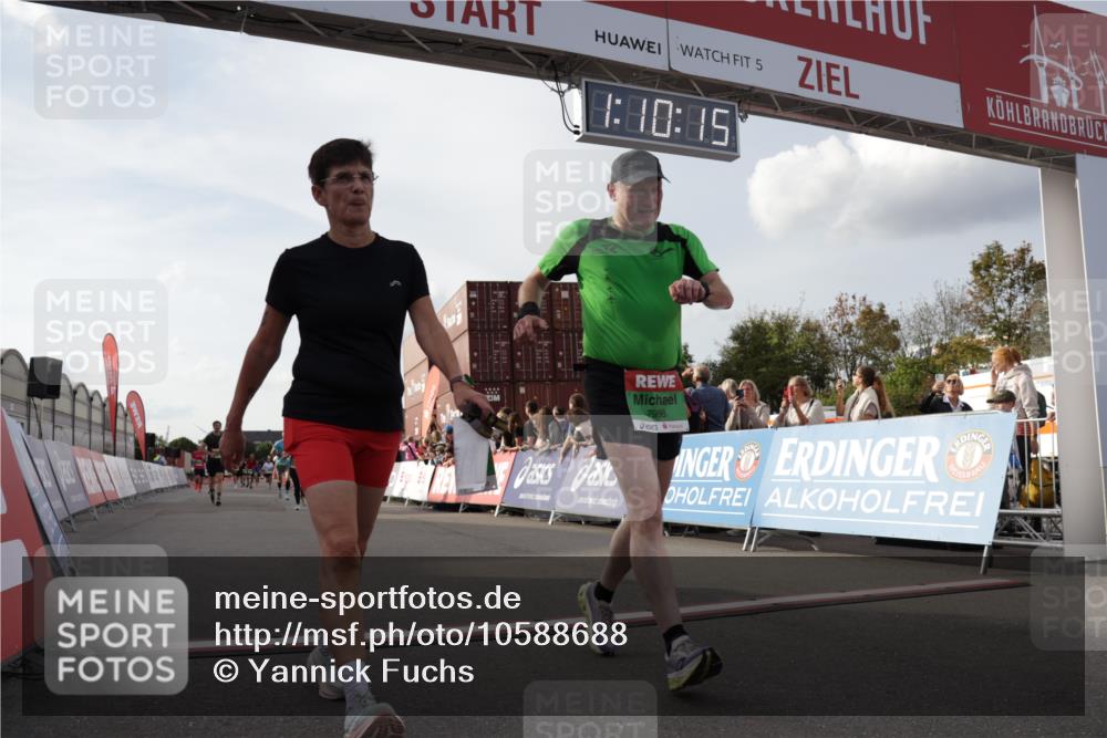 03.10.2026 - Köhlbrandbrückenlauf Yannick Fuchs http://msf.ph/oto/10588688 03.10.2026 16:10:16 Ziel 7038, 7986, 8338, 8342, 8477, 8515, 8559, 8671, 8906, 8921, 9018, 9052, 9135 meine-sportfotos.de