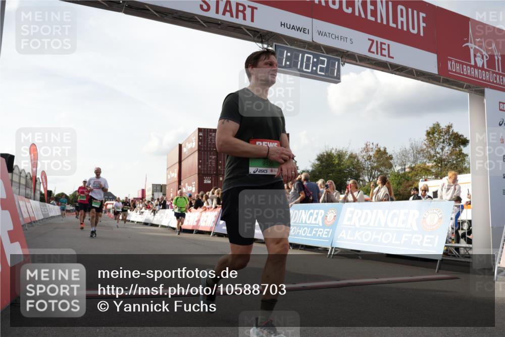 03.10.2026 - Köhlbrandbrückenlauf Yannick Fuchs http://msf.ph/oto/10588703 03.10.2026 16:10:22 Ziel 7038, 7040, 8164, 8338, 8446, 8465, 8515, 8559, 8748, 8906, 8921, 9135, 9401, 9708 meine-sportfotos.de