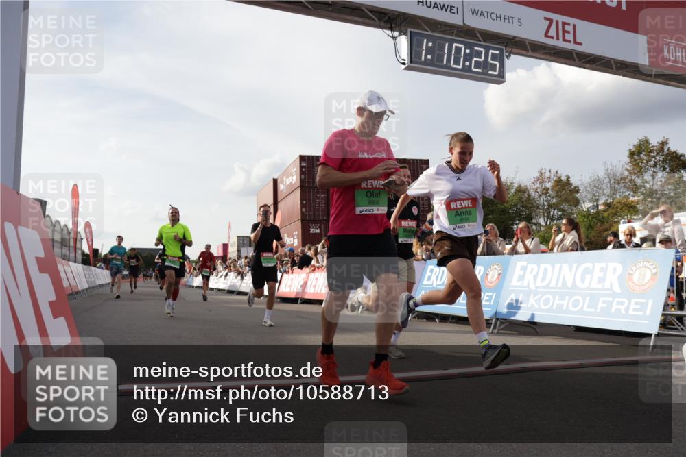 03.10.2026 - Köhlbrandbrückenlauf Yannick Fuchs http://msf.ph/oto/10588713 03.10.2026 16:10:26 Ziel 7040, 7053, 8164, 8338, 8446, 8465, 8559, 8748, 8906, 8921, 9135, 9401, 9708 meine-sportfotos.de