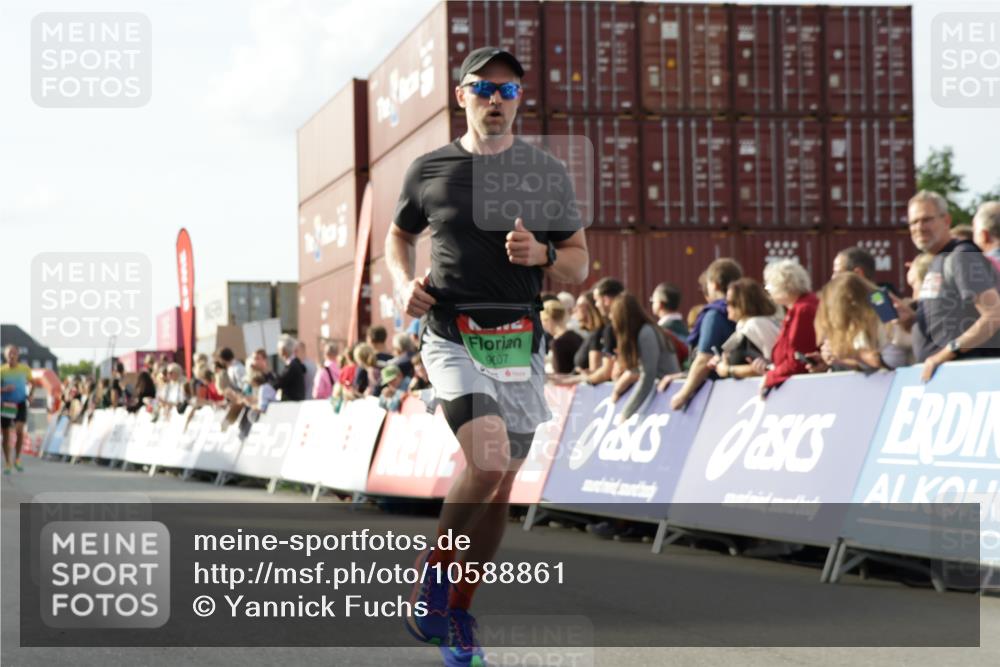 03.10.2026 - Köhlbrandbrückenlauf Yannick Fuchs http://msf.ph/oto/10588861 03.10.2026 16:11:13 Ziel 7732, 7733, 8060, 8113, 8298, 9007, 9047, 9775 meine-sportfotos.de