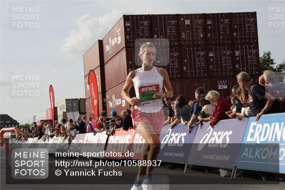 03.10.2026 - Köhlbrandbrückenlauf Yannick Fuchs http://msf.ph/oto/10588937 03.10.2026 16:11:37 Ziel 7070, 7113, 7772, 8312, 8411, 8434, 8475, 8548, 8814, 9726 meine-sportfotos.de