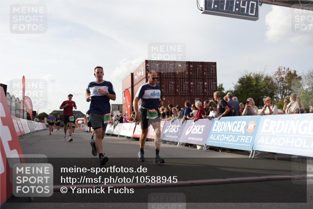 03.10.2026 - Köhlbrandbrückenlauf Yannick Fuchs http://msf.ph/oto/10588945 03.10.2026 16:11:41 Ziel 7113, 7516, 7972, 8312, 8411, 8434, 8475, 9726 meine-sportfotos.de