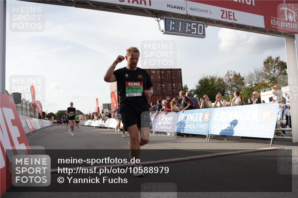 03.10.2026 - Köhlbrandbrückenlauf Yannick Fuchs http://msf.ph/oto/10588979 03.10.2026 16:11:51 Ziel 7303, 7516, 7972, 7975, 8331, 8421, 8422, 8680, 9726, 9755 meine-sportfotos.de