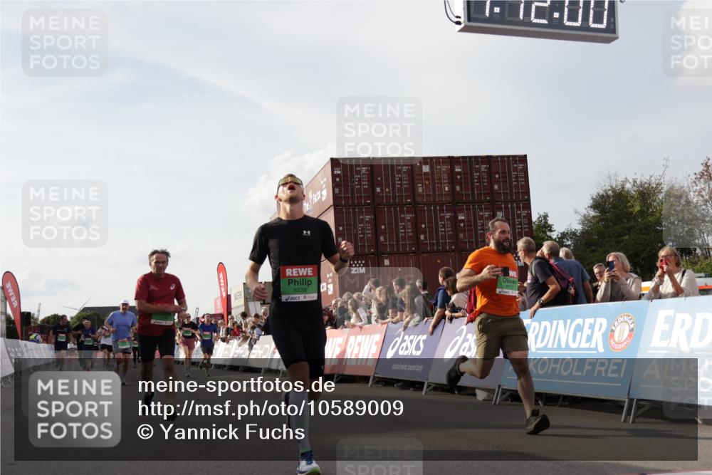 03.10.2026 - Köhlbrandbrückenlauf Yannick Fuchs http://msf.ph/oto/10589009 03.10.2026 16:12:01 Ziel 7176, 7267, 7268, 7975, 8421, 8422, 8538, 8601, 8631, 8652, 8653, 8773, 8777, 8859, 8864, 9013, 9136, 9281 meine-sportfotos.de