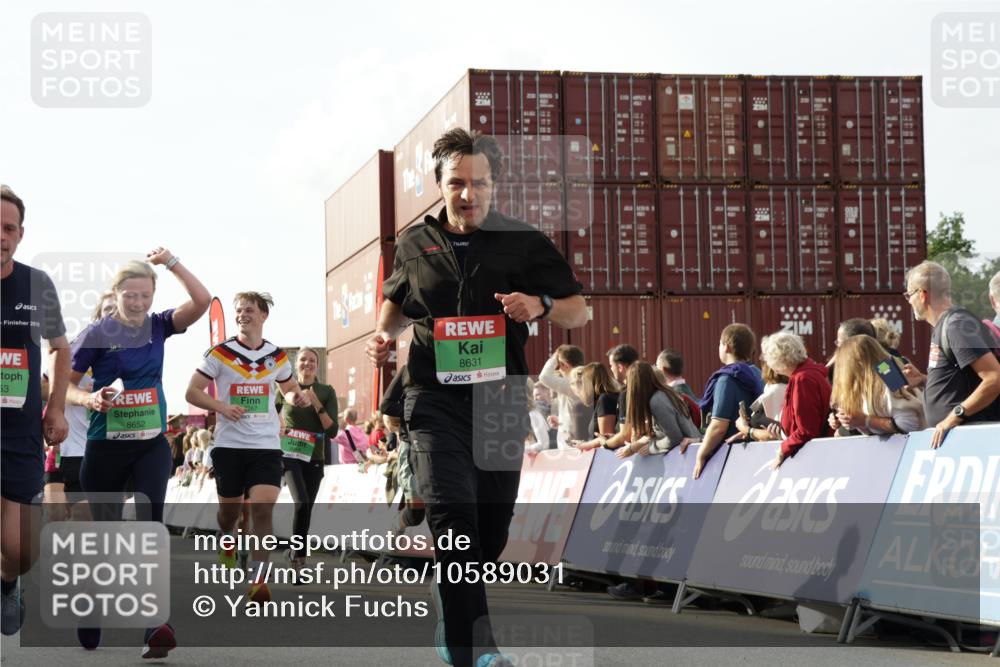 03.10.2026 - Köhlbrandbrückenlauf Yannick Fuchs http://msf.ph/oto/10589031 03.10.2026 16:12:07 Ziel 7176, 7267, 7268, 7604, 7876, 8296, 8445, 8576, 8601, 8631, 8652, 8653, 8662, 8773, 8859, 8864, 9013, 9120, 9136, 9281, 9799, 9820 meine-sportfotos.de