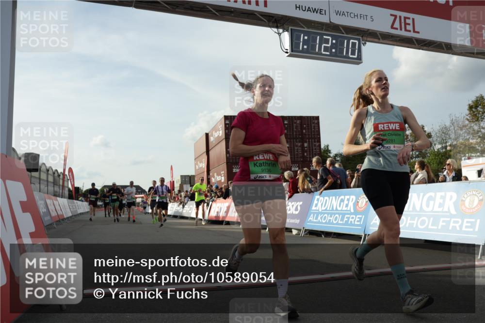03.10.2026 - Köhlbrandbrückenlauf Yannick Fuchs http://msf.ph/oto/10589054 03.10.2026 16:12:11 Ziel 7267, 7268, 7542, 7594, 7604, 7605, 7876, 8296, 8445, 8576, 8631, 8652, 8653, 8662, 8773, 8859, 8864, 9120, 9136, 9281, 9760, 9799, 9820 meine-sportfotos.de