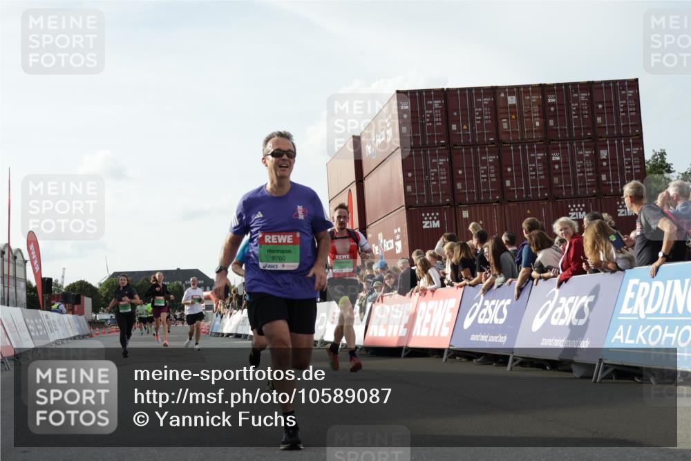 03.10.2026 - Köhlbrandbrückenlauf Yannick Fuchs http://msf.ph/oto/10589087 03.10.2026 16:12:19 Ziel 7542, 7594, 7604, 7605, 7963, 8227, 8296, 8394, 8445, 8523, 8576, 8662, 9120, 9760, 9799, 9820 meine-sportfotos.de