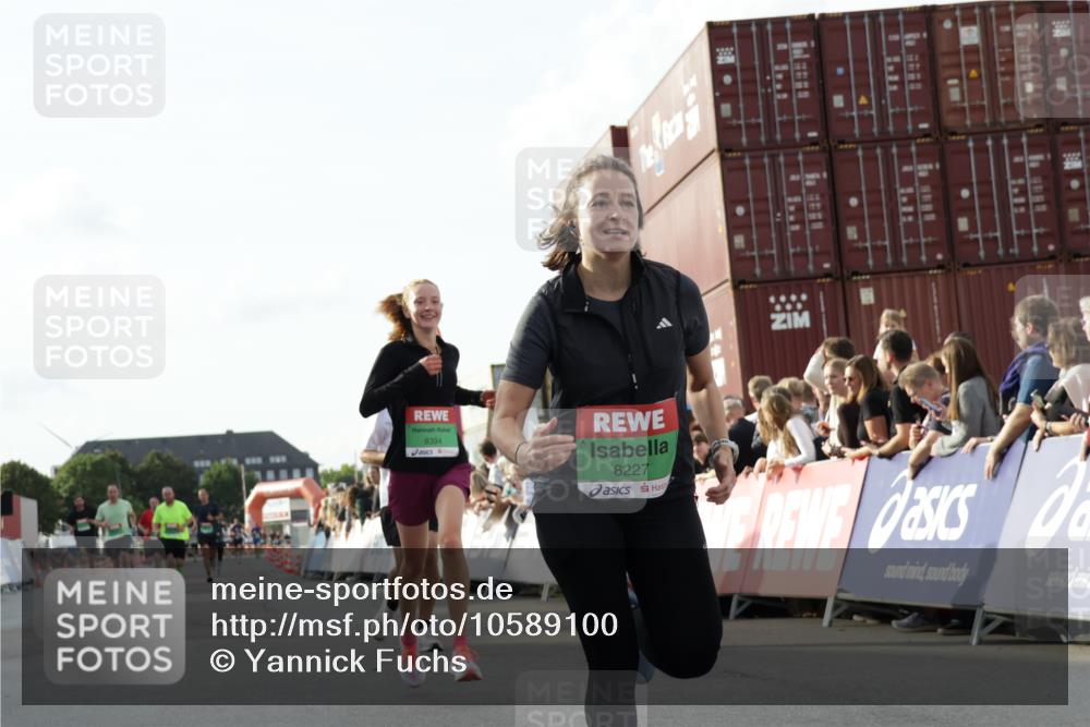 03.10.2026 - Köhlbrandbrückenlauf Yannick Fuchs http://msf.ph/oto/10589100 03.10.2026 16:12:22 Ziel 7542, 7594, 7605, 7963, 8227, 8394, 8418, 8523, 8909, 9760 meine-sportfotos.de