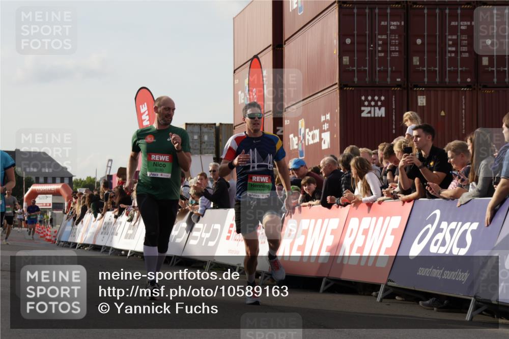 03.10.2026 - Köhlbrandbrückenlauf Yannick Fuchs http://msf.ph/oto/10589163 03.10.2026 16:12:37 Ziel 7115, 7593, 7767, 8171, 8651, 8772, 8911, 9190 meine-sportfotos.de