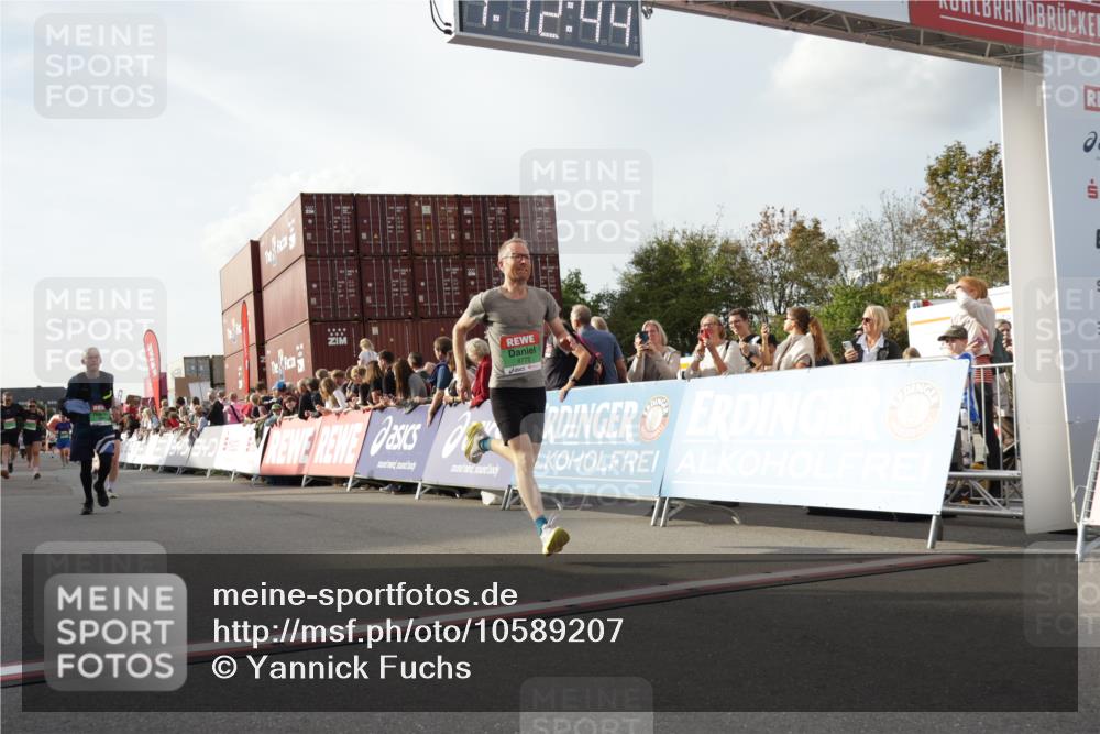 03.10.2026 - Köhlbrandbrückenlauf Yannick Fuchs http://msf.ph/oto/10589207 03.10.2026 16:12:45 Ziel 7666, 7855, 8315, 8651, 8772, 8802, 8911, 8969, 9692, 9715 meine-sportfotos.de