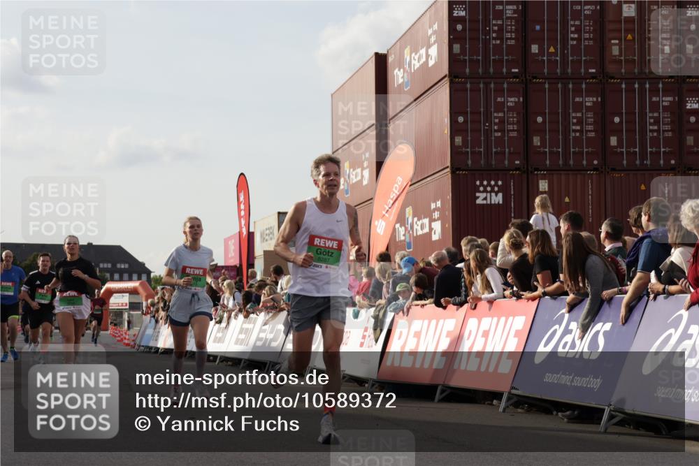 03.10.2026 - Köhlbrandbrückenlauf Yannick Fuchs http://msf.ph/oto/10589372 03.10.2026 16:13:02 Ziel 7032, 7654, 7751, 7752, 8036, 8287, 8495, 8514, 8532, 8533, 8963, 8964, 9036, 9515, 9580, 9716, 9767, 9788 meine-sportfotos.de