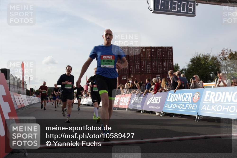 03.10.2026 - Köhlbrandbrückenlauf Yannick Fuchs http://msf.ph/oto/10589427 03.10.2026 16:13:09 Ziel 7032, 7061, 7380, 7548, 7654, 8169, 8495, 8533, 8604, 8964, 9515, 9539, 9580, 9688, 9716, 9788 meine-sportfotos.de