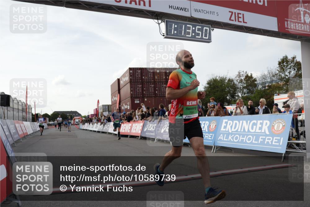 03.10.2026 - Köhlbrandbrückenlauf Yannick Fuchs http://msf.ph/oto/10589739 03.10.2026 16:13:51 Ziel 7096, 7278, 7687, 7709, 8578, 9746 meine-sportfotos.de