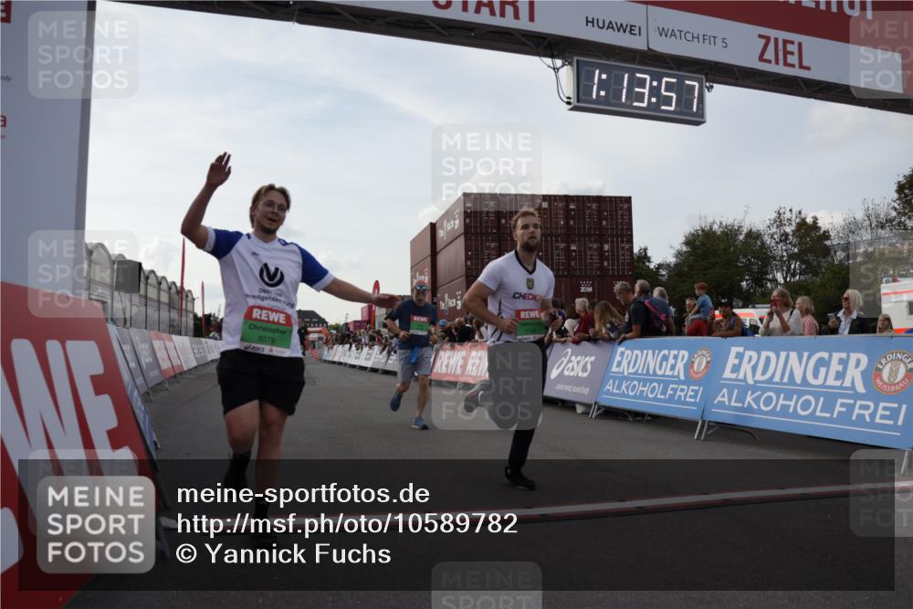 03.10.2026 - Köhlbrandbrückenlauf Yannick Fuchs http://msf.ph/oto/10589782 03.10.2026 16:13:58 Ziel 7351, 7687, 7709, 7913, 8279, 8431, 8578, 8933, 9746 meine-sportfotos.de