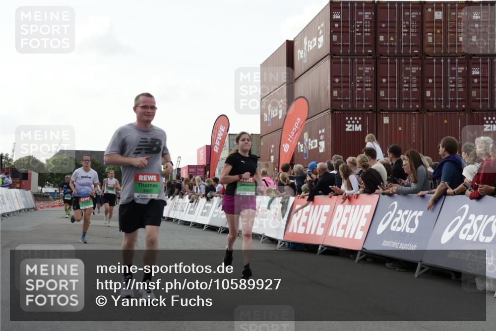 03.10.2026 - Köhlbrandbrückenlauf Yannick Fuchs http://msf.ph/oto/10589927 03.10.2026 16:14:26 Ziel 7055, 7257, 7597, 8180, 8206, 8664, 8967, 9030, 9319, 9813 meine-sportfotos.de