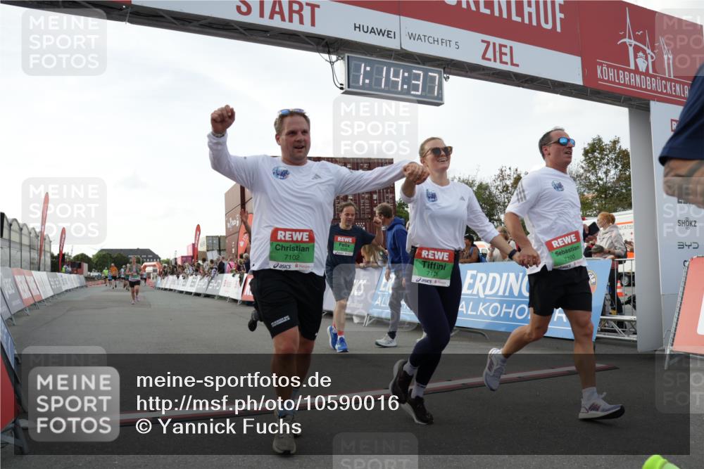 03.10.2026 - Köhlbrandbrückenlauf Yannick Fuchs http://msf.ph/oto/10590016 03.10.2026 16:14:38 Ziel 7055, 7100, 7101, 7102, 7256, 7257, 8180, 8206, 8402, 8528, 8529, 9319 meine-sportfotos.de