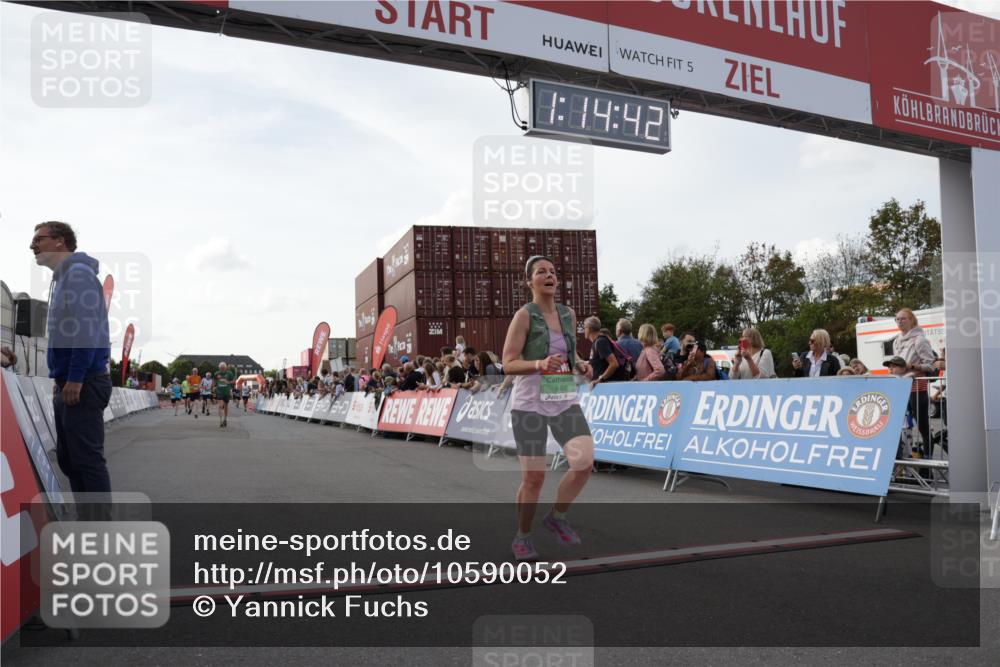 03.10.2026 - Köhlbrandbrückenlauf Yannick Fuchs http://msf.ph/oto/10590052 03.10.2026 16:14:43 Ziel 8402, 8528, 8529, 8855, 8905, 9569 meine-sportfotos.de