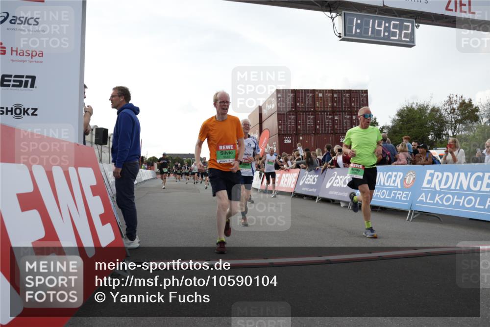 03.10.2026 - Köhlbrandbrückenlauf Yannick Fuchs http://msf.ph/oto/10590104 03.10.2026 16:14:53 Ziel 7643, 7952, 8295, 8420, 8493, 8656, 8657, 8684, 8848, 8855, 8905, 8913, 8942, 9058, 9399, 9569, 9805, 9840 meine-sportfotos.de