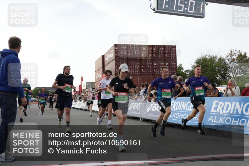 03.10.2026 - Köhlbrandbrückenlauf Yannick Fuchs http://msf.ph/oto/10590161 03.10.2026 16:15:02 Ziel 7643, 7848, 7849, 7952, 8420, 8453, 8482, 8608, 8615, 8619, 8684, 8743, 8774, 8779, 8848, 8871, 8913, 8942, 9023, 9058, 9066, 9097, 9488, 9769, 9805, 9840 meine-sportfotos.de
