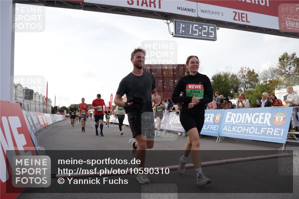 03.10.2026 - Köhlbrandbrückenlauf Yannick Fuchs http://msf.ph/oto/10590310 03.10.2026 16:15:26 Ziel 7071, 7318, 7349, 7440, 7512, 7513, 7600, 8577, 8598, 8637, 8642, 8679, 9115, 9130, 9792, 9818 meine-sportfotos.de