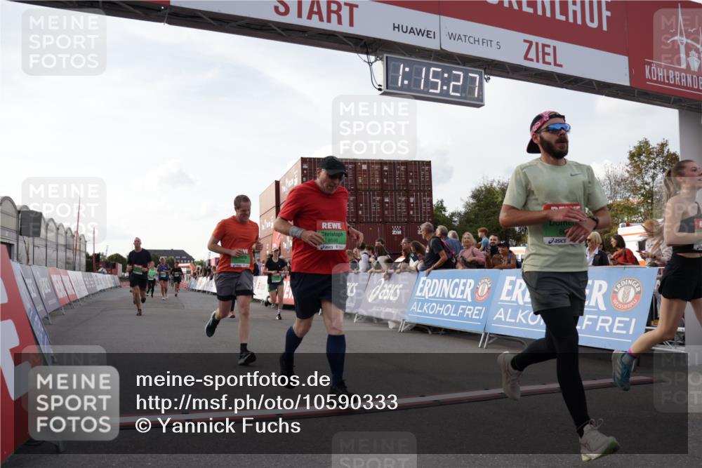 03.10.2026 - Köhlbrandbrückenlauf Yannick Fuchs http://msf.ph/oto/10590333 03.10.2026 16:15:28 Ziel 7071, 7318, 7349, 7440, 7512, 7513, 7600, 8598, 8627, 8637, 8642, 8679, 9115, 9130, 9792 meine-sportfotos.de