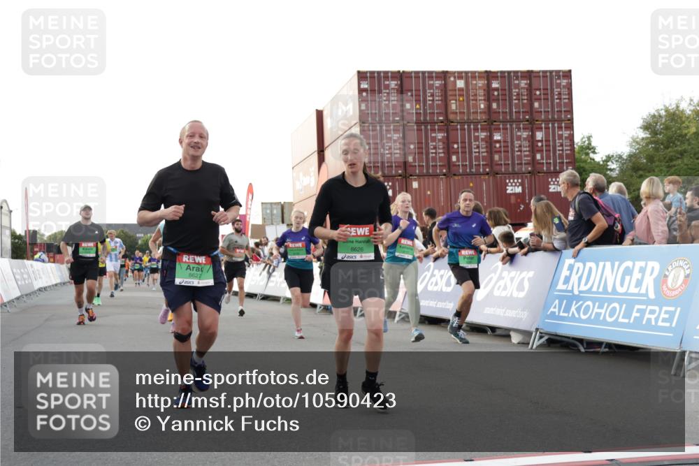 03.10.2026 - Köhlbrandbrückenlauf Yannick Fuchs http://msf.ph/oto/10590423 03.10.2026 16:15:38 Ziel 7071, 7318, 7440, 7536, 7616, 7708, 7710, 8167, 8294, 8605, 8626, 8627, 8707, 8744, 8830, 8883, 9010, 9115, 9142 meine-sportfotos.de
