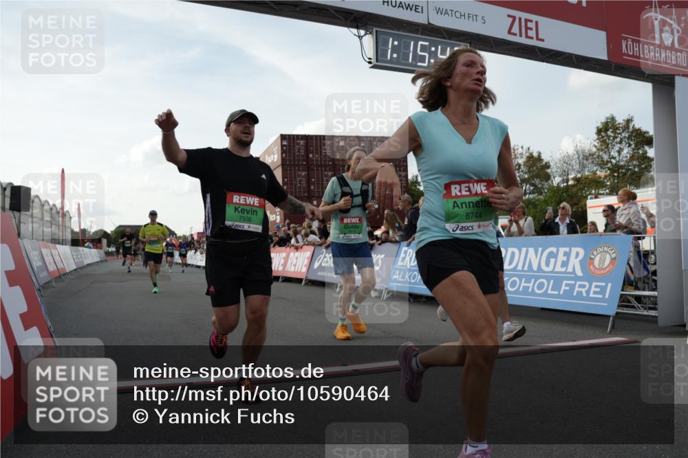 03.10.2026 - Köhlbrandbrückenlauf Yannick Fuchs http://msf.ph/oto/10590464 03.10.2026 16:15:41 Ziel 7286, 7536, 7616, 7708, 7710, 8167, 8294, 8605, 8626, 8627, 8707, 8744, 8830, 8883, 9010, 9142, 9557, 9642 meine-sportfotos.de