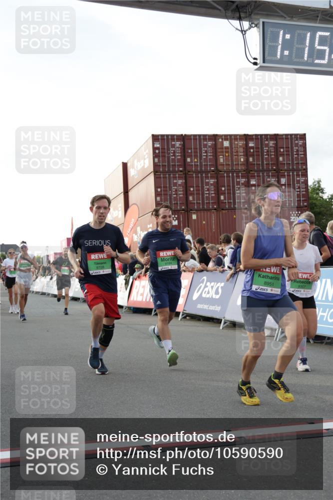 03.10.2026 - Köhlbrandbrückenlauf Yannick Fuchs http://msf.ph/oto/10590590 03.10.2026 16:15:56 Ziel 7003, 7076, 7239, 7683, 7781, 7792, 7904, 7989, 8116, 8307, 8555, 8606, 8693, 8908, 8951, 8988, 9194, 9728, 9819 meine-sportfotos.de