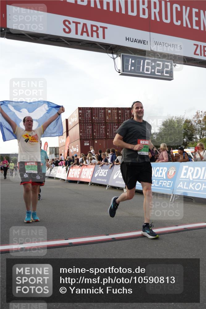 03.10.2026 - Köhlbrandbrückenlauf Yannick Fuchs http://msf.ph/oto/10590813 03.10.2026 16:16:23 Ziel 7006, 7007, 7215, 7216, 7430, 7725, 7971, 8086, 8401, 8472, 8575, 8785, 9280 meine-sportfotos.de