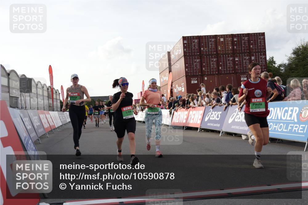 03.10.2026 - Köhlbrandbrückenlauf Yannick Fuchs http://msf.ph/oto/10590878 03.10.2026 16:16:37 Ziel 7691, 8006, 8285, 8457, 8492, 8539, 8733, 8787, 8936, 9098, 9167, 9400, 9707 meine-sportfotos.de
