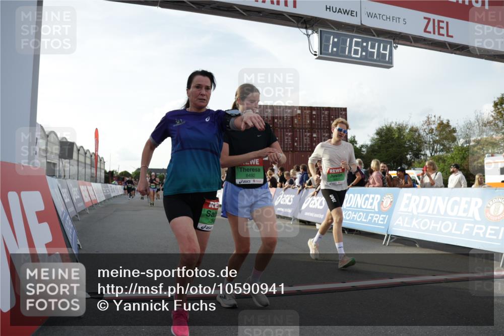 03.10.2026 - Köhlbrandbrückenlauf Yannick Fuchs http://msf.ph/oto/10590941 03.10.2026 16:16:45 Ziel 7289, 8150, 8161, 8213, 8352, 8442, 8457, 8467, 8492, 8614, 8674, 8787, 8904, 8936, 9088, 9098, 9104, 9321, 9400, 9707, 9771, 9806 meine-sportfotos.de