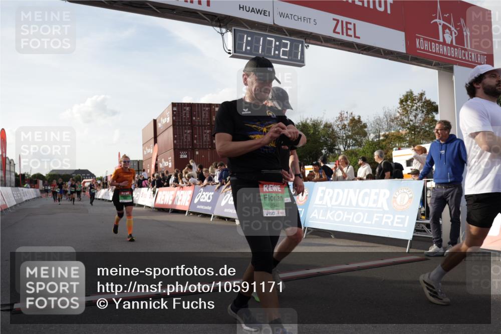 03.10.2026 - Köhlbrandbrückenlauf Yannick Fuchs http://msf.ph/oto/10591171 03.10.2026 16:17:22 Ziel 7291, 7957, 7958, 8034, 8349, 8386, 8508, 8692, 8798, 8940, 9073, 9077, 9784 meine-sportfotos.de