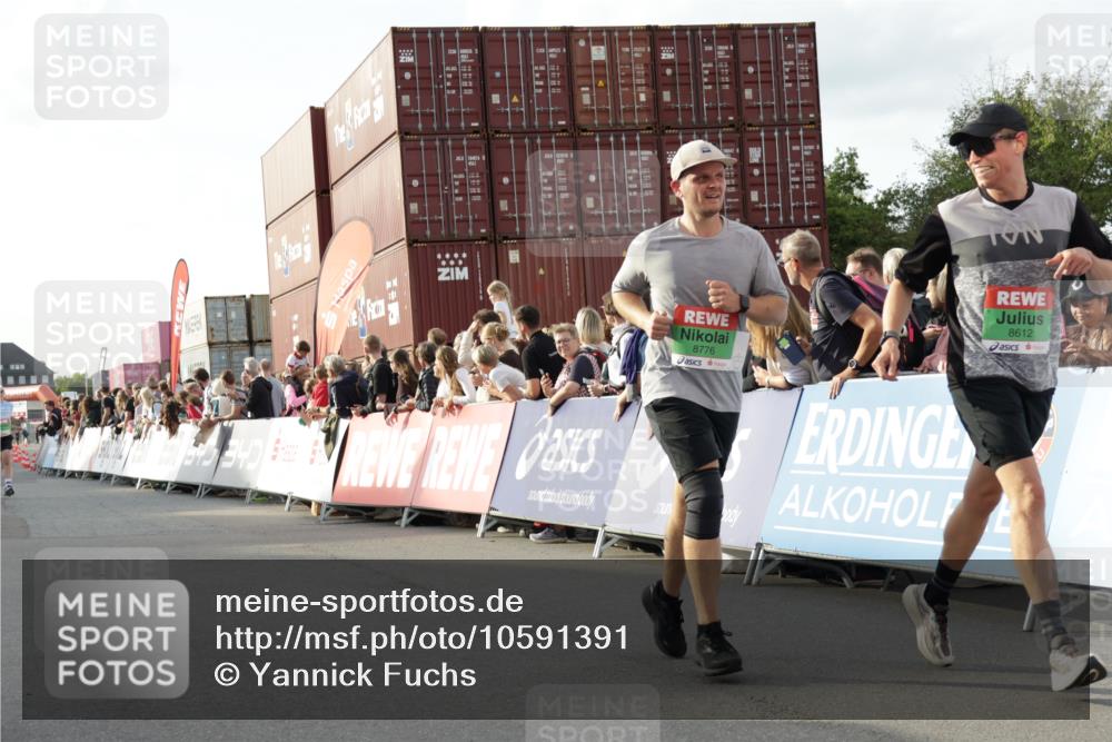 03.10.2026 - Köhlbrandbrückenlauf Yannick Fuchs http://msf.ph/oto/10591391 03.10.2026 16:17:53 Ziel 7170, 7775, 7785, 7946, 7983, 8521, 8612, 8636, 8776, 8985, 9244 meine-sportfotos.de