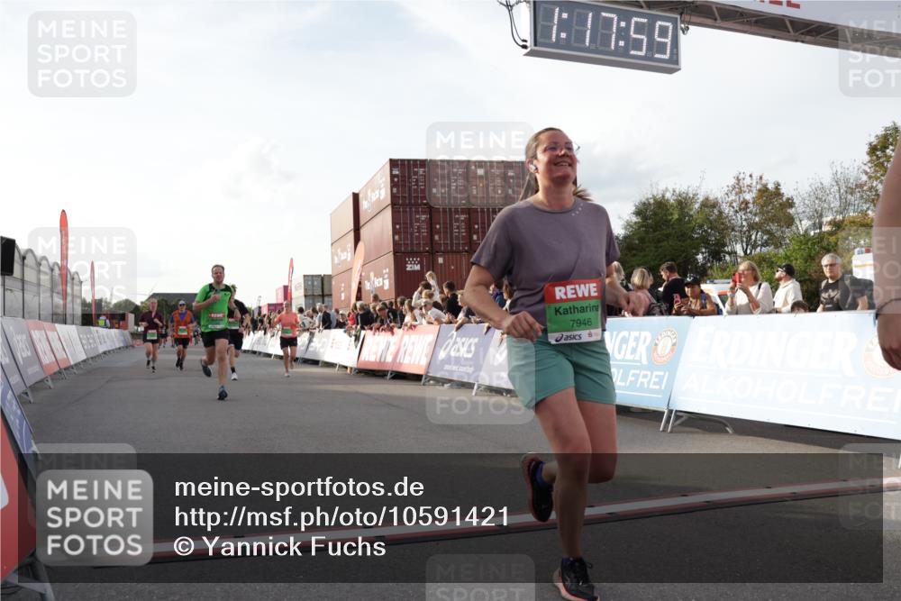 03.10.2026 - Köhlbrandbrückenlauf Yannick Fuchs http://msf.ph/oto/10591421 03.10.2026 16:18:00 Ziel 7153, 7775, 7785, 7946, 7983, 8521, 8893, 9244, 9470, 9802 meine-sportfotos.de
